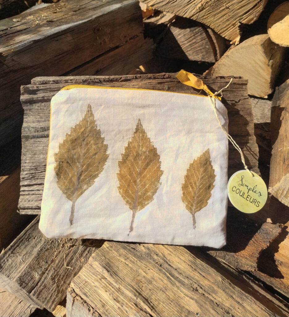Trousse avec empreintes directes de feuilles d'orme